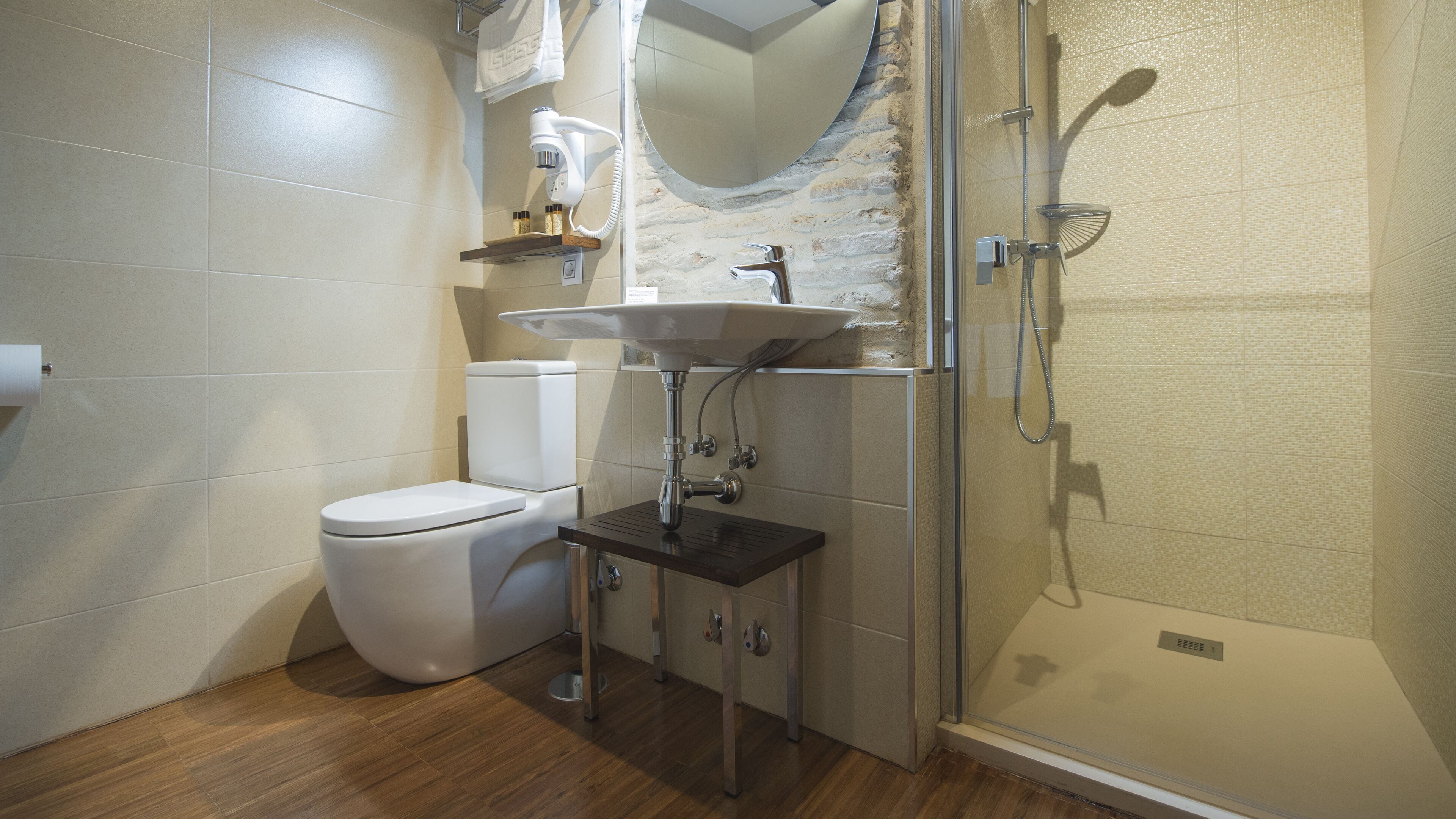 superior room | bathroom | free toiletries, hair dryer, towels, soap