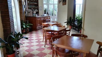Bar (in der Unterkunft)