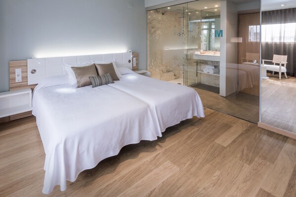 Down comforters, in-room safe, soundproofing, cribs (surcharge) - Monica Hotel (Cambrils)