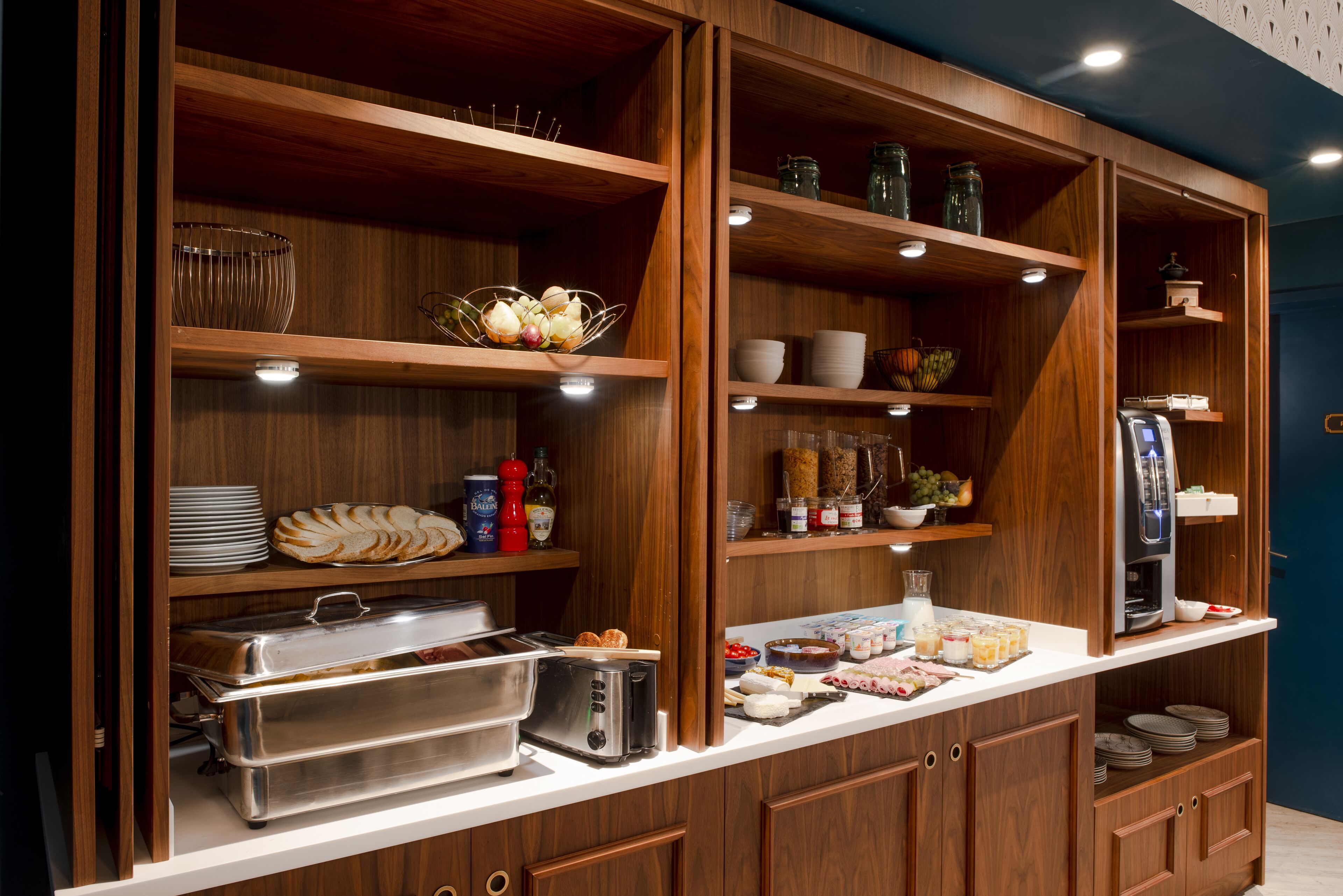 daily buffet breakfast (eur 17 per person)