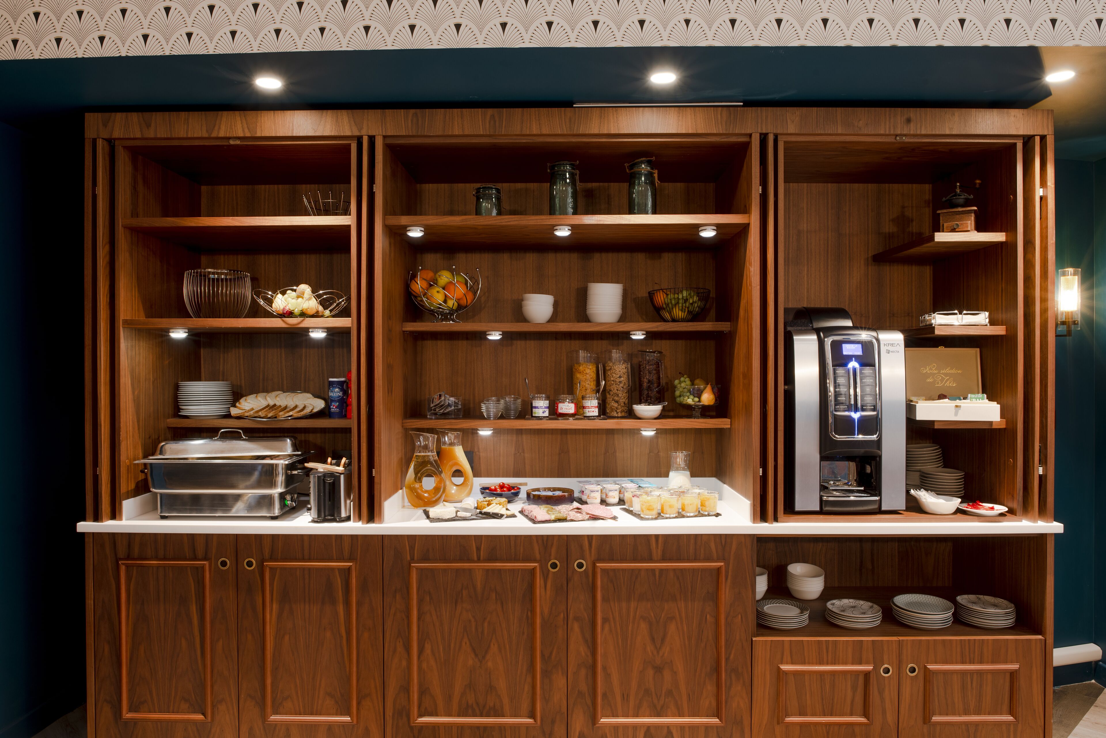 daily buffet breakfast (eur 17 per person)