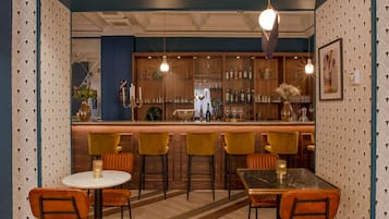 Bar (in der Unterkunft)