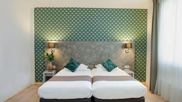 Bureau, rideaux occultants, chambres insonorisées, Wi-Fi gratuit