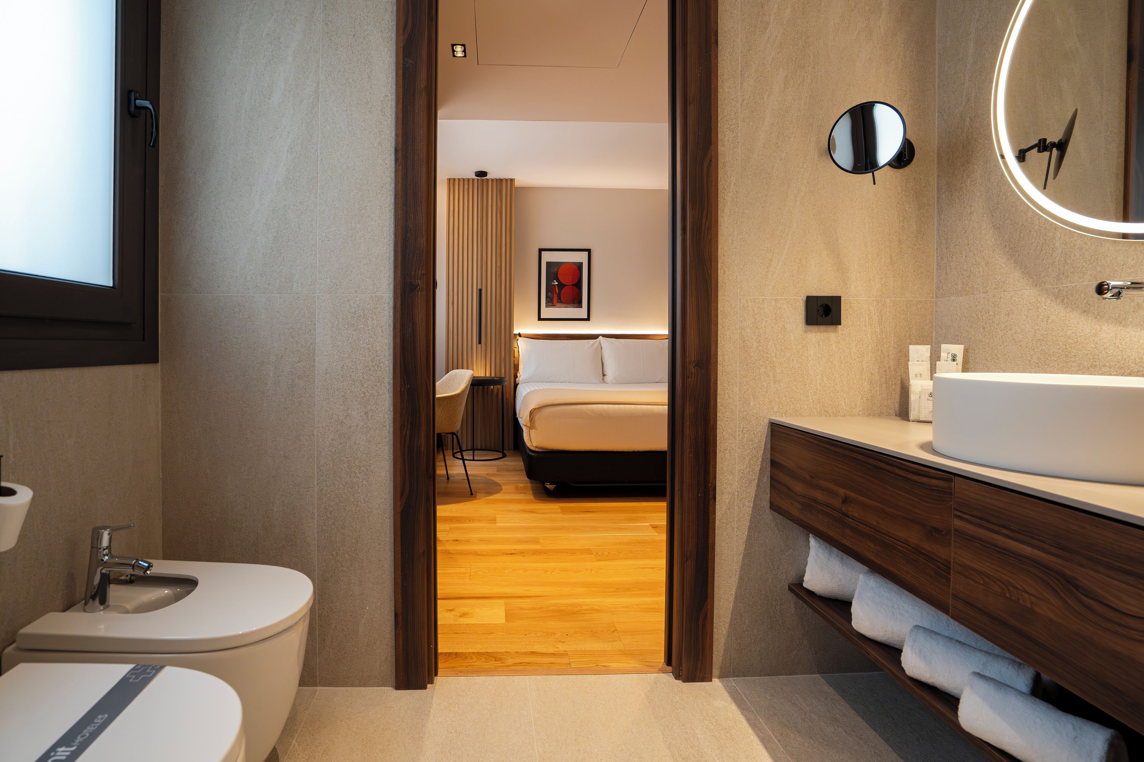 economy room (mini) | bathroom | shower, free toiletries, hair dryer, bidet