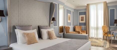 Roupas de cama premium, frigobar, cofres nos quartos