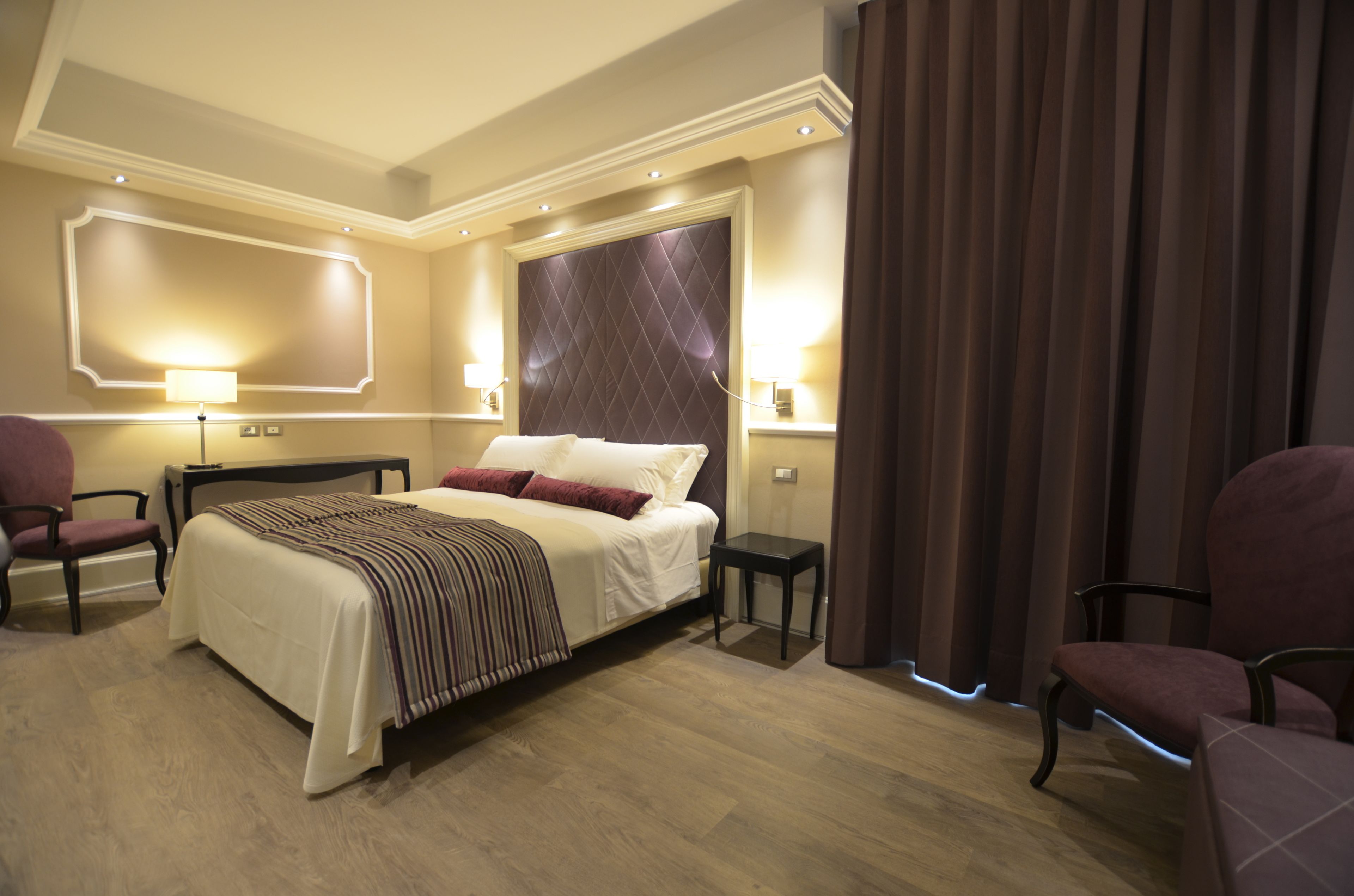 suite | 1 bedroom, premium bedding, minibar, in-room safe