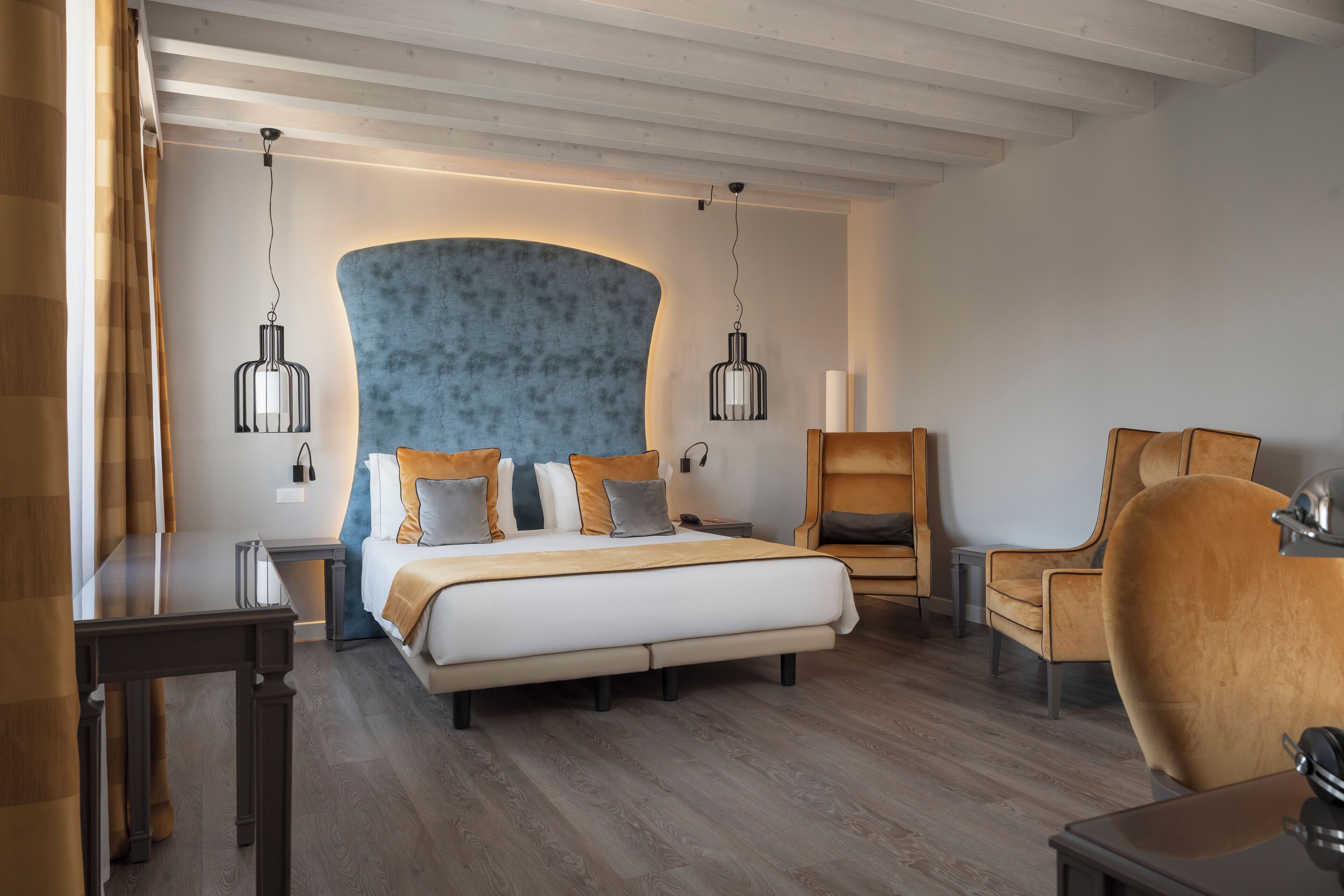 Ropa de cama de alta calidad y minibar 