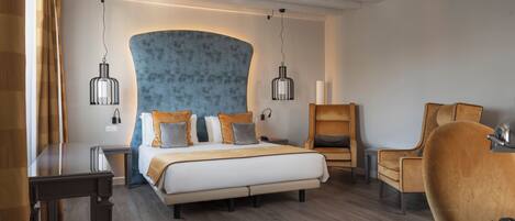 Suite | Premium bedding, minibar, in-room safe, soundproofing