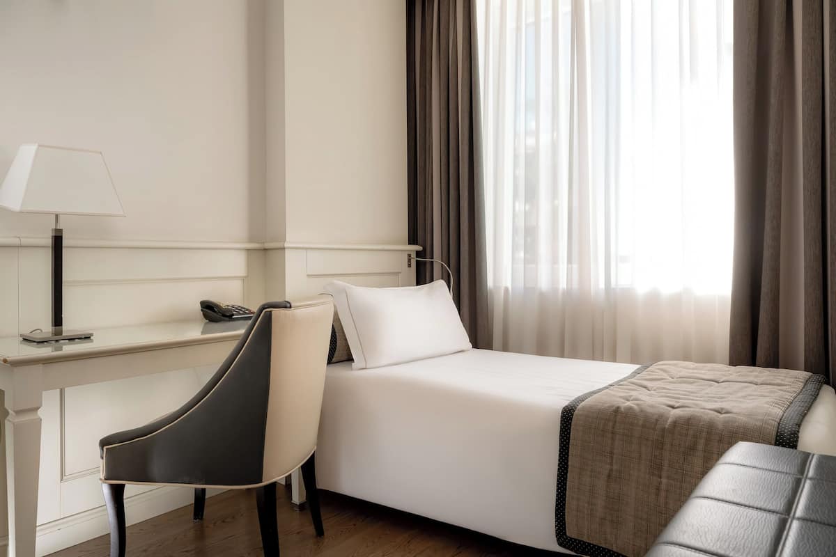 Deluxe Single Room | Premium bedding, minibar, in-room safe, soundproofing