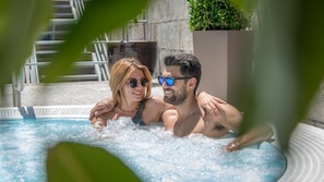 Bañera de hidromasaje exterior