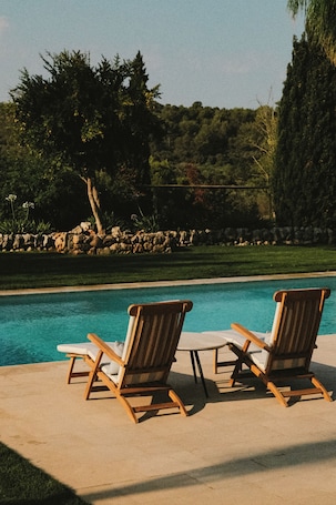 Seasonal outdoor pool, pool umbrellas, sun loungers