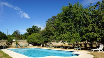 Sæsonbestemt udendørs pool, liggestole