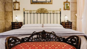 Superior Room | In-room safe, individually decorated, individually furnished, desk