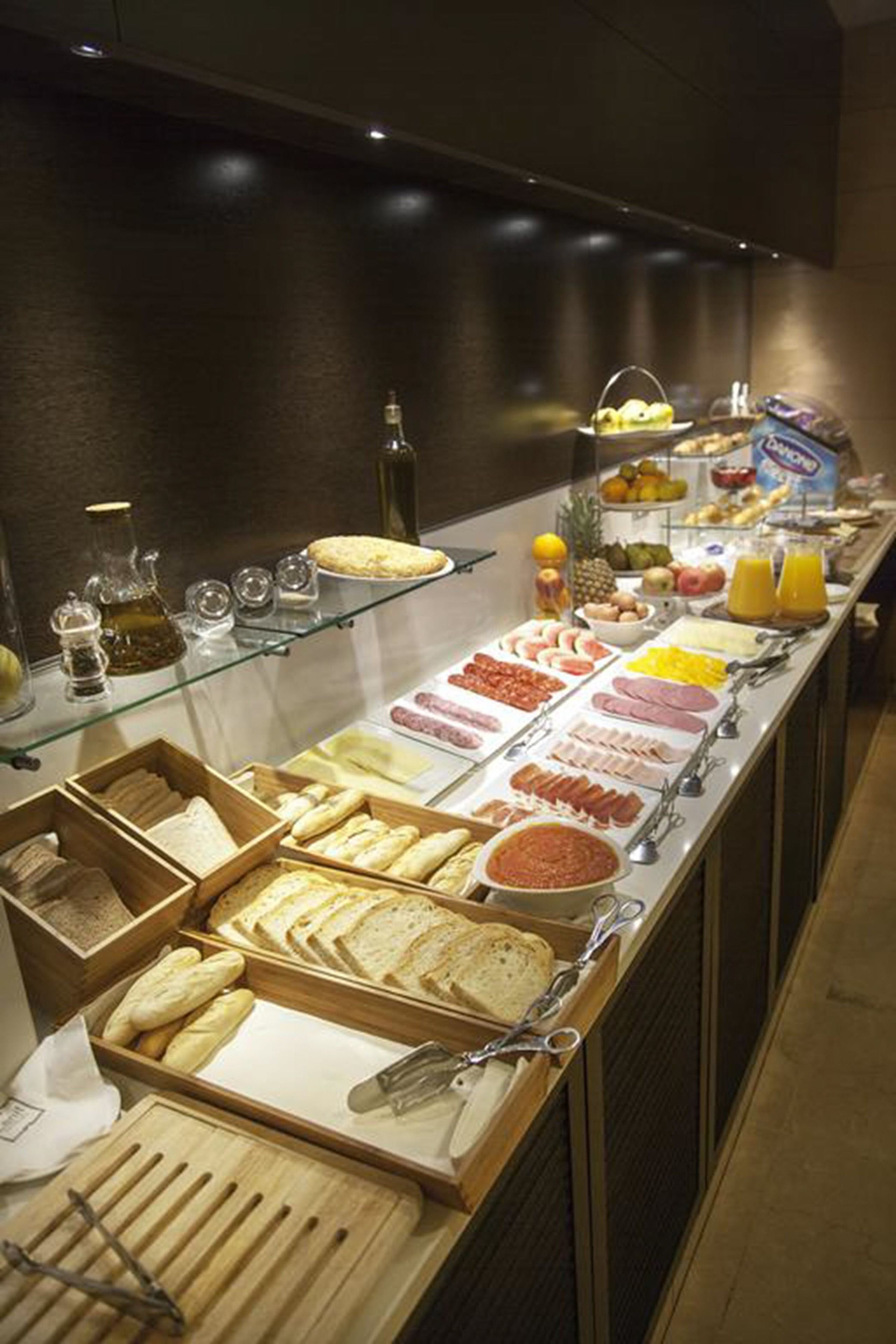 Dagelijks ontbijtbuffet (EUR 12 per persoon)