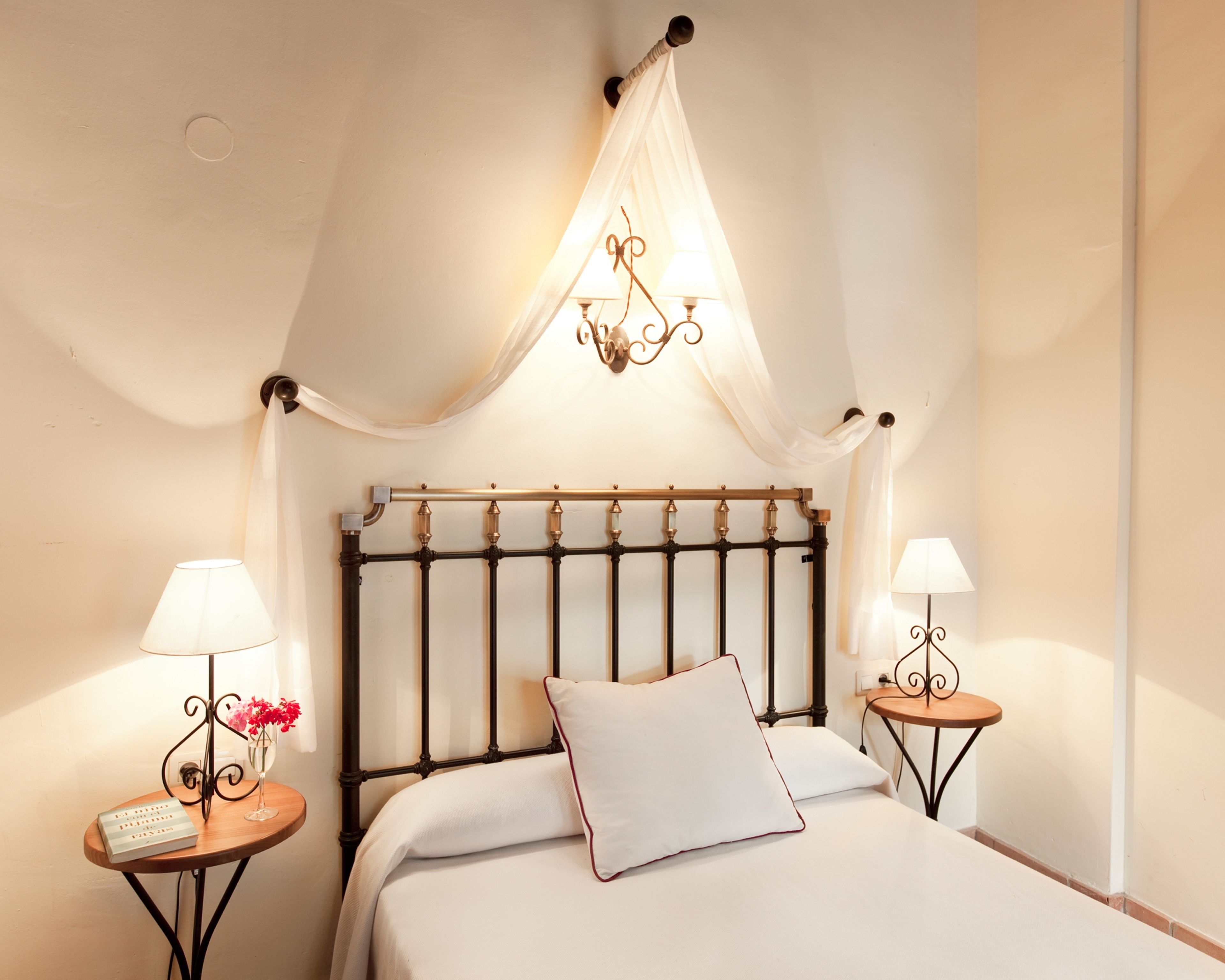 standard room | premium bedding, down duvets, minibar, soundproofing