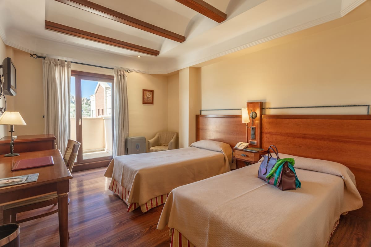 Minibar, in-room safe, free WiFi, bed sheets