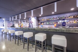 Bar (on property) - California Garden (Salou)
