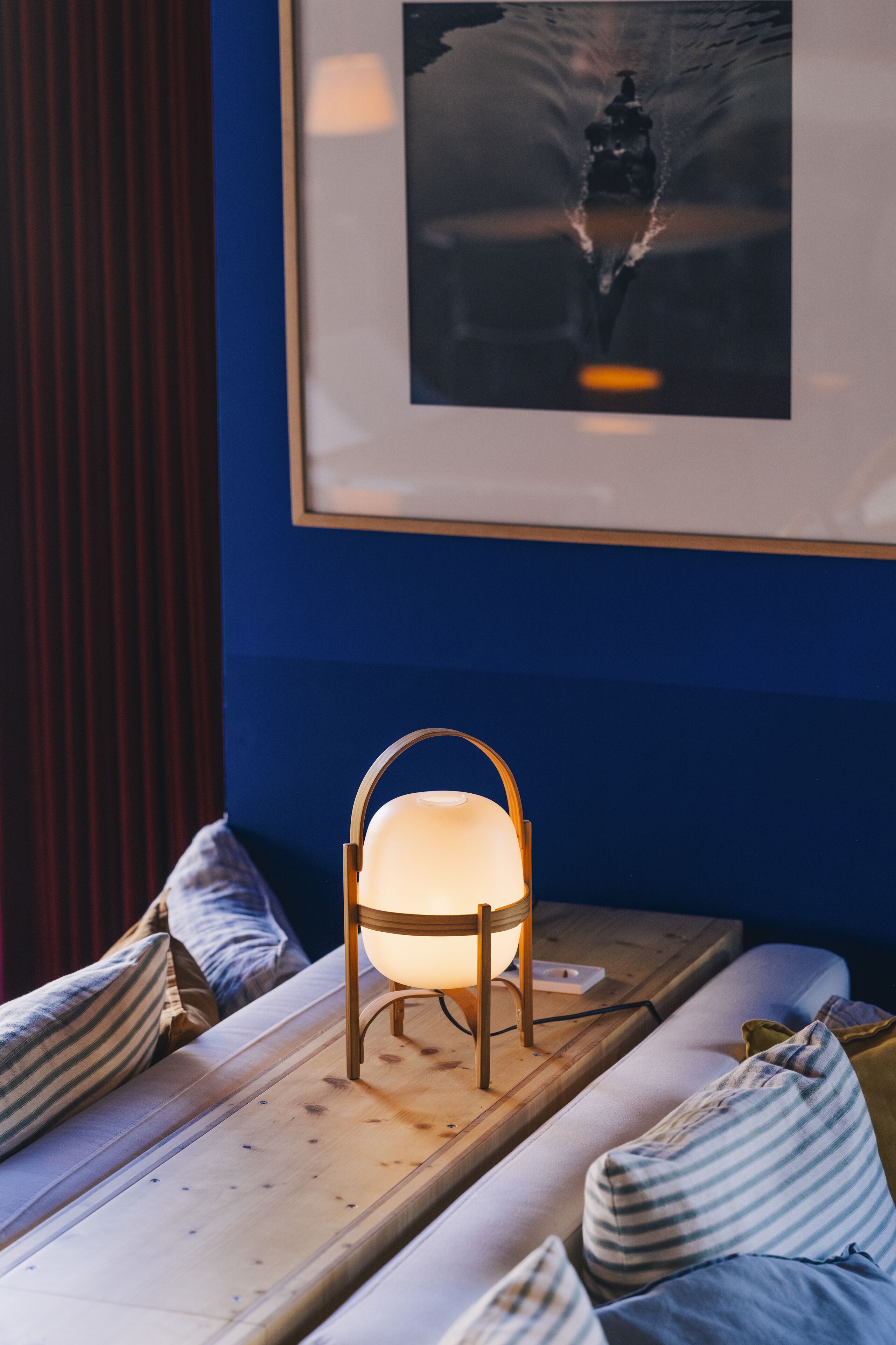 30-inch flat-screen tv with satellite channels, tv