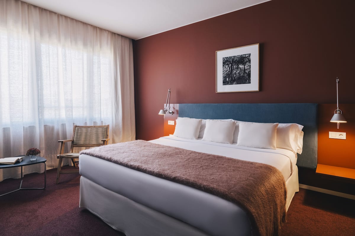 Seprai katun Mesir, seprai premium, selimut bulu angsa, dan minibar