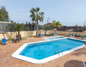 Piscina externa sazonal