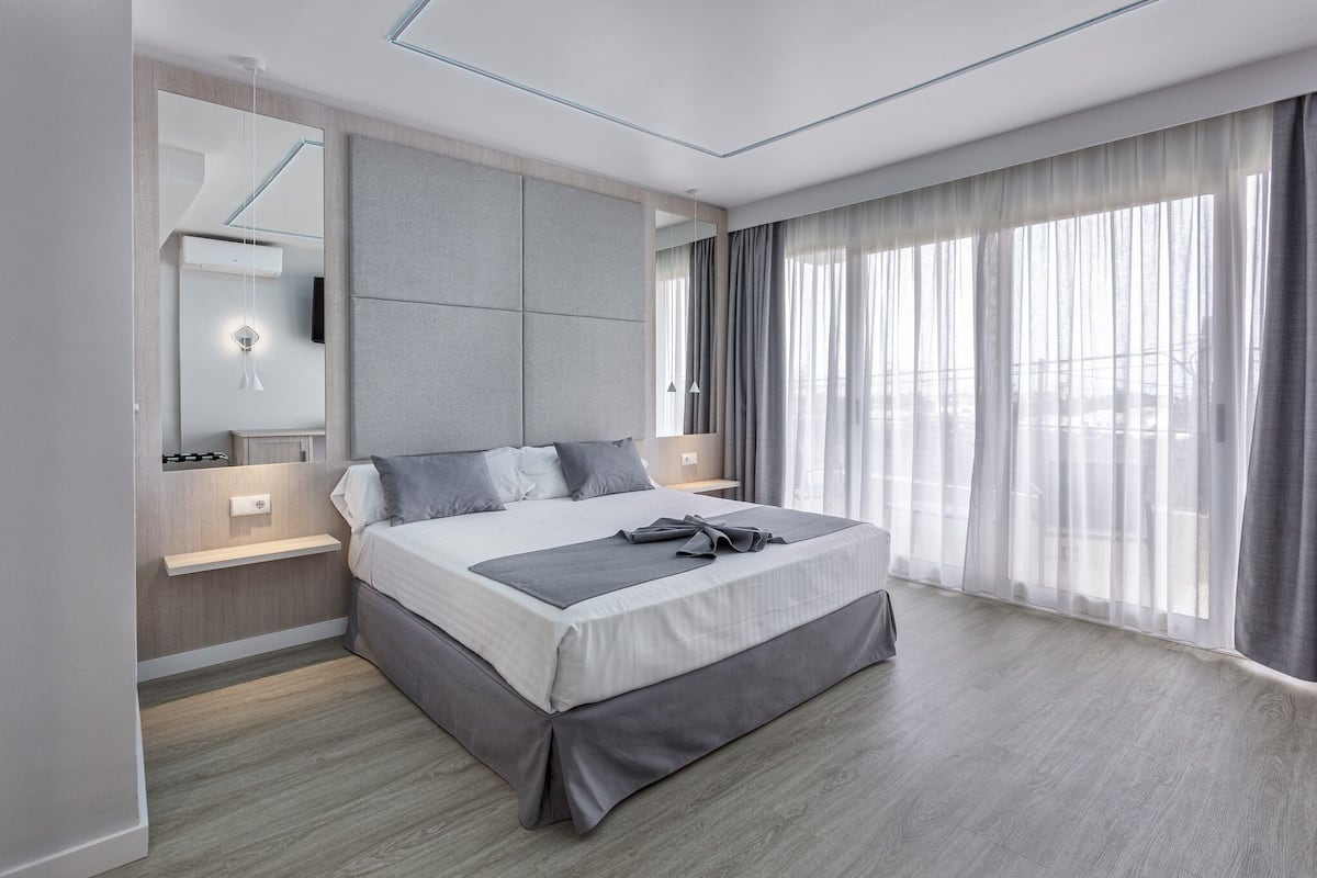 Suite monolocale Junior | Minibar, una cassaforte in camera, con arredamento individuale