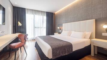 Down duvets, in-room safe, desk, blackout curtains
