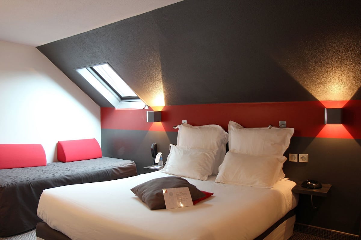 In-room safe, desk, soundproofing, free cots/infant beds
