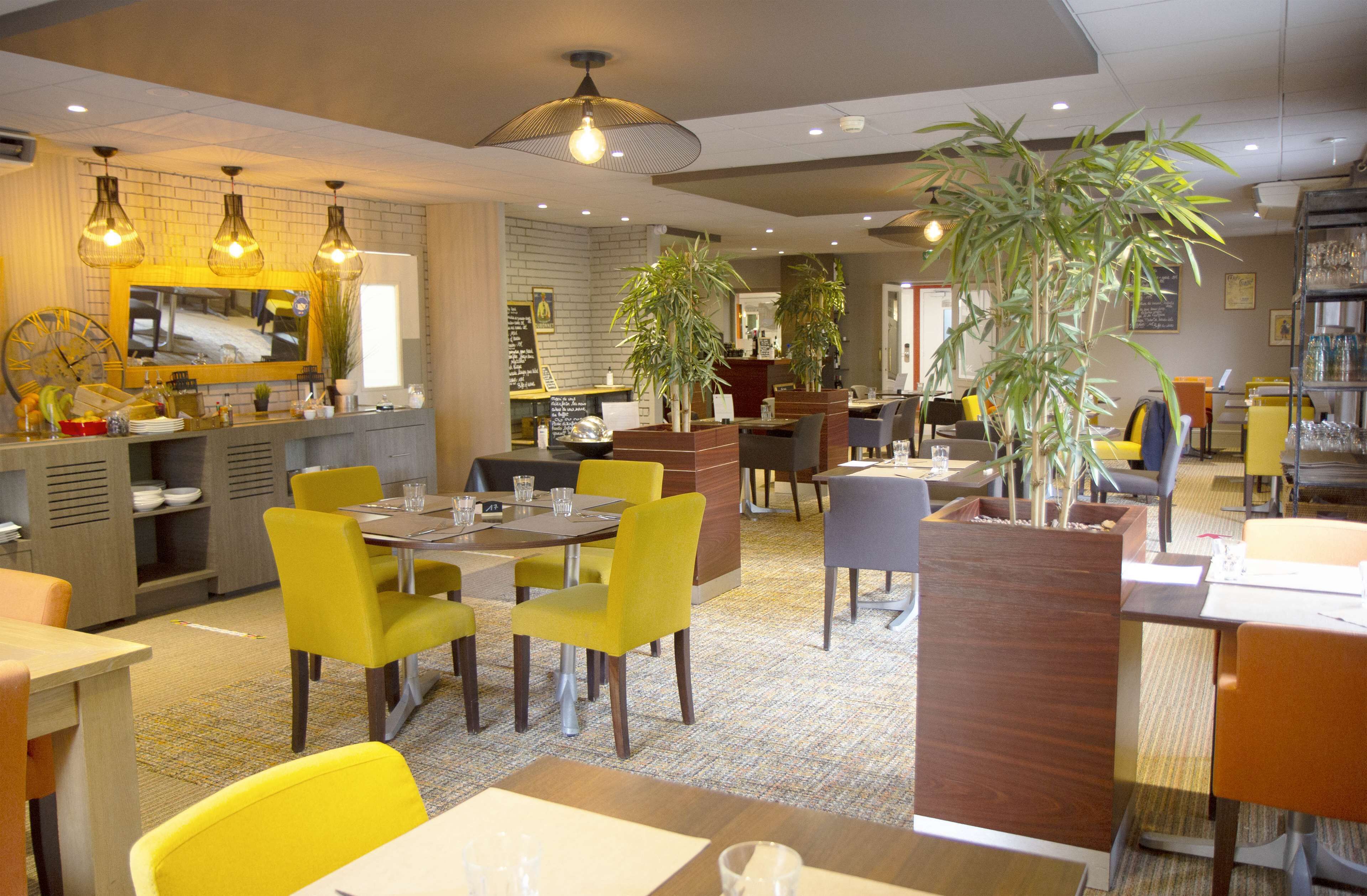 lunch and dinner served