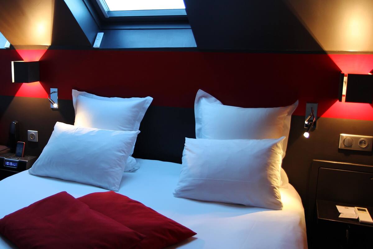 Rom – superior, 1 dobbeltseng (Larger Room) | Safe på rommet, skrivebord, lydisolert og barnesenger (inkludert)