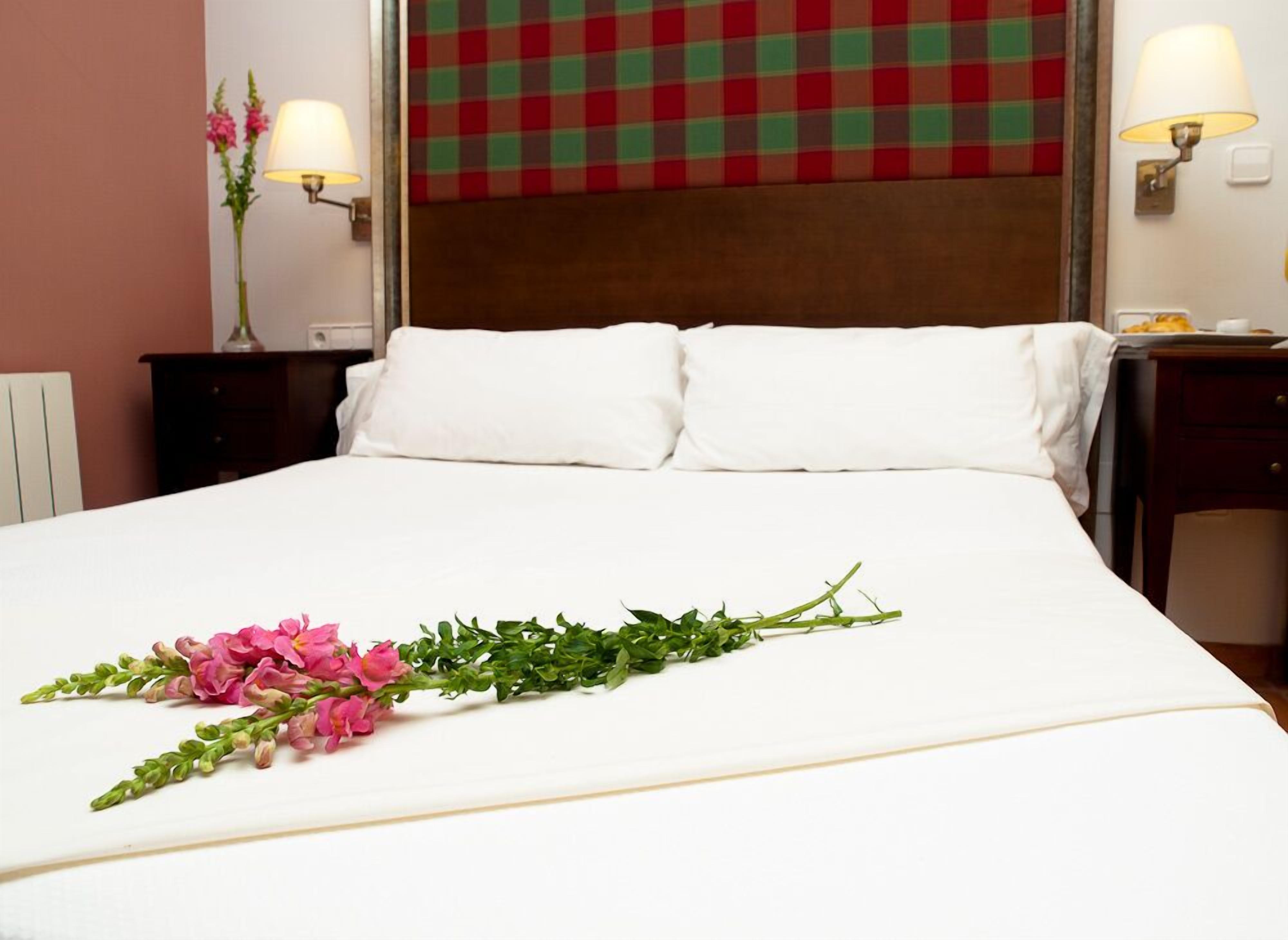 minibar, in-room safe, desk, iron/ironing board