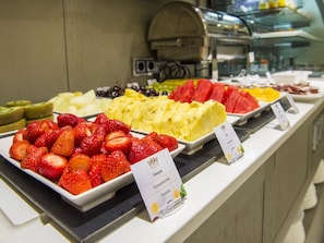 Dagelijks ontbijtbuffet (EUR 12.90 per persoon)