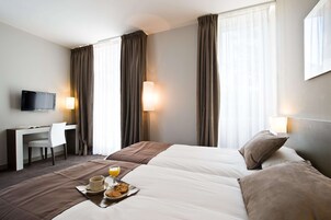 Caja de seguridad en la habitación y sistema de insonorización 