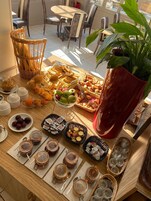 Daily buffet breakfast for a fee