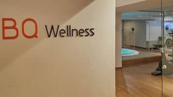 1 treatment room, massages