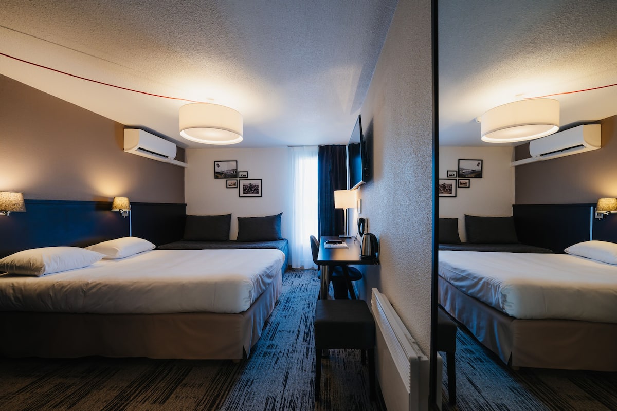 comfort room, 1 double bed with sofa bed, non smoking, bathtub (with sofabed) | premium bedding, select comfort beds, desk, laptop workspace