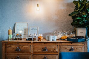 Daily cooked-to-order breakfast for a fee - Sure Hotel by Best Western Chateauroux (Le Poinconnet)