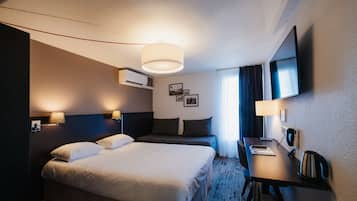 Comfort Room, 1 Double Bed with Sofa bed, Non Smoking, Bathtub (with Sofabed)