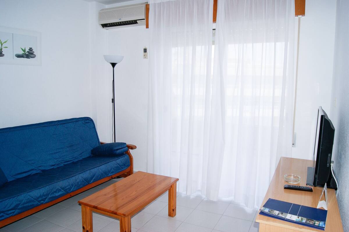 2 bedrooms, bed sheets