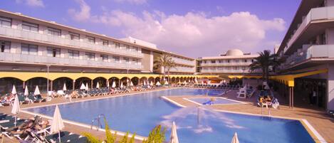 Outdoor pool, pool umbrellas, pool loungers