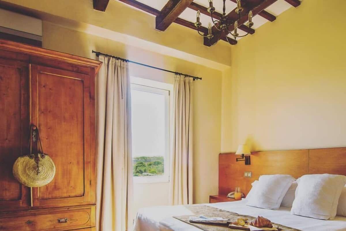 In-room safe, free cots/infant beds, free WiFi, bed sheets