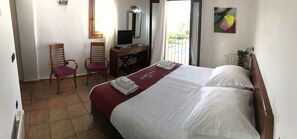 Comfort-Doppelzimmer, zum Garten hin | Schreibtisch, kostenloses WLAN