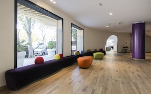 Lobby sitting area - Apartamentos California (Salou)