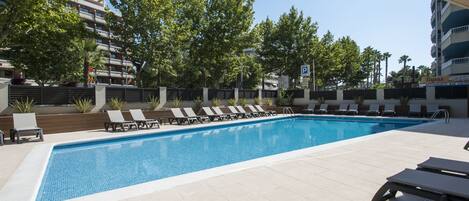 Seasonal outdoor pool, sun loungers