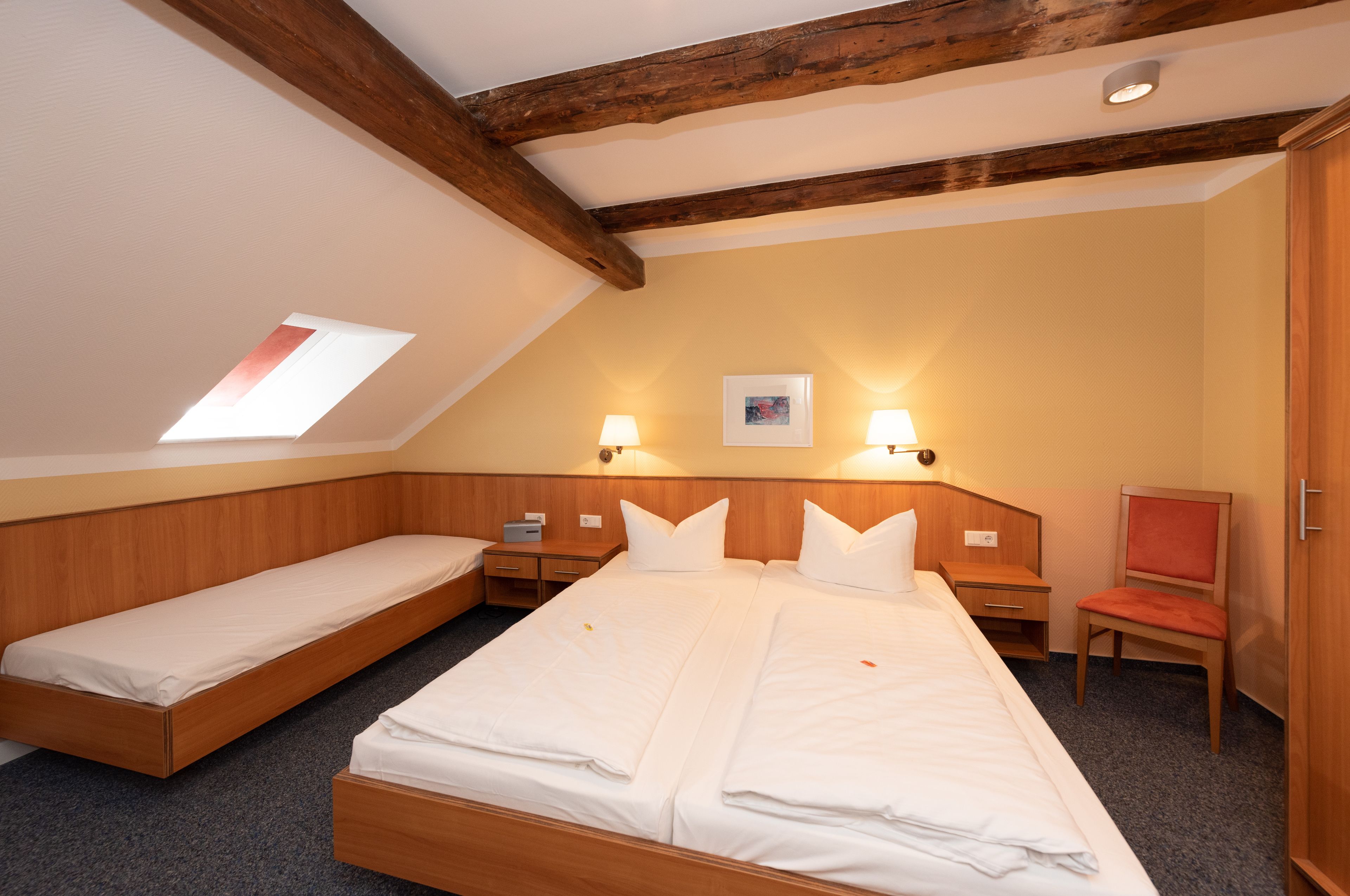 double room | living area | flat-screen tv