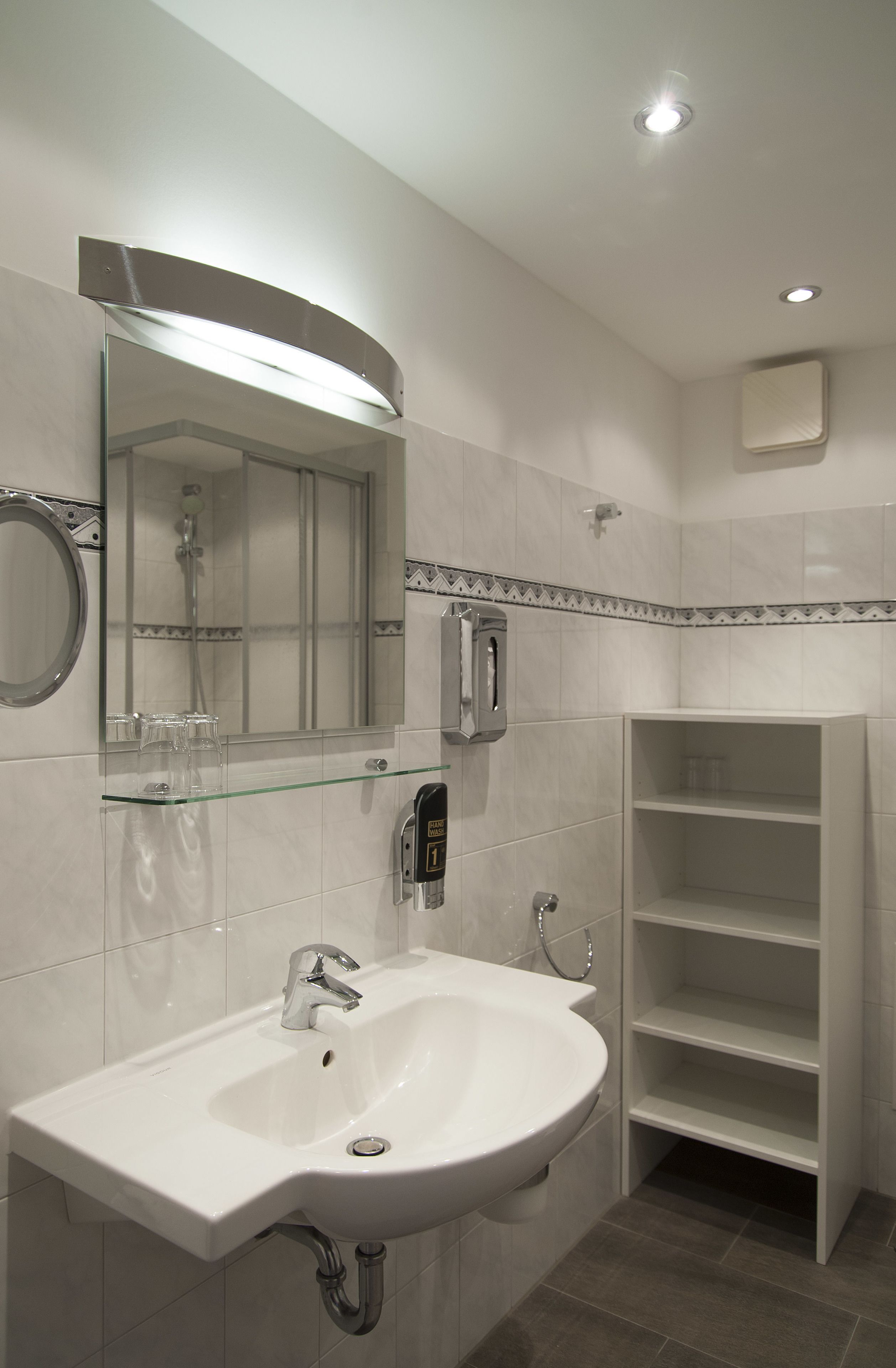 double room | bathroom | free toiletries, hair dryer, towels