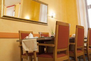 Desayuno buffet incluido todos los días 