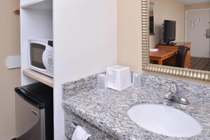 In-room safe, desk, laptop workspace, iron/ironing board