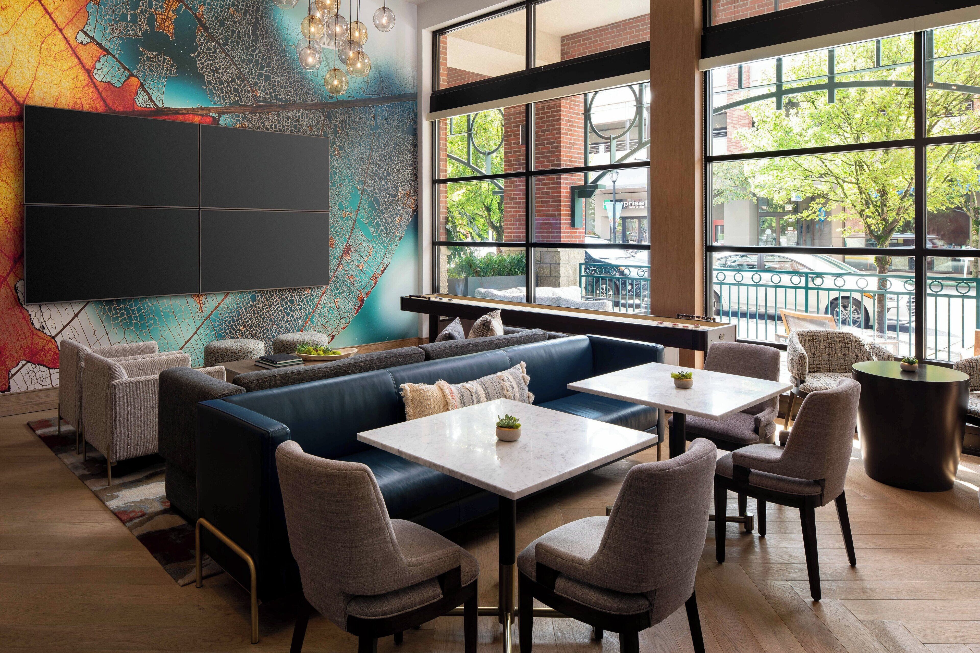 Lobby lounge