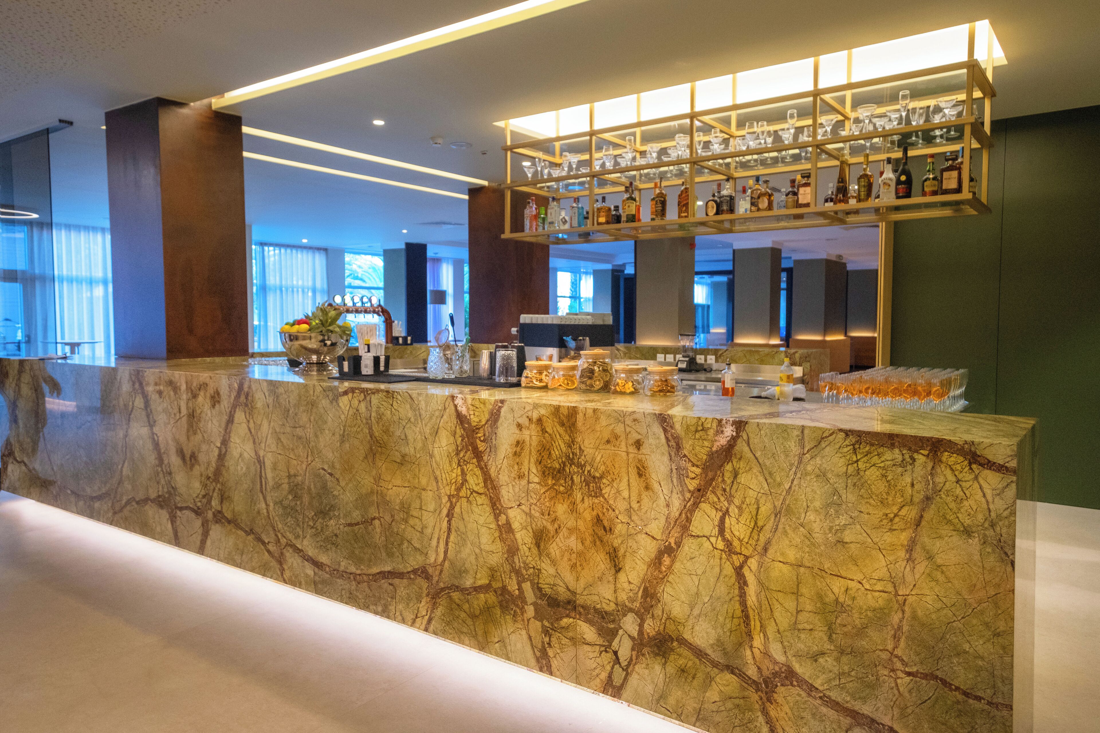 3 restaurants, breakfast, lunch served; local and international cuisine