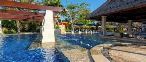 AuĂenpool, LiegestĂŒhle